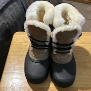 Sorel women’s snow angel boots size 9